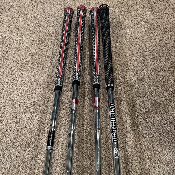 Set of 4 golf club wedges. Can be sold separately - Picture 7 of 8